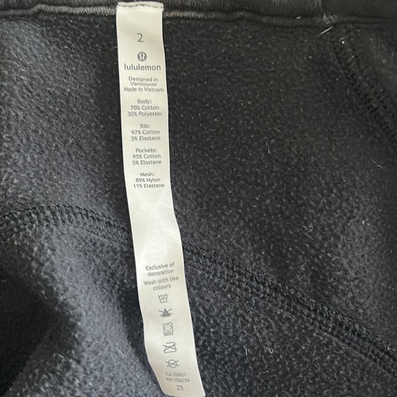 Lululemon Scuba Hoodie size 2 black camo - Picture 4 of 5